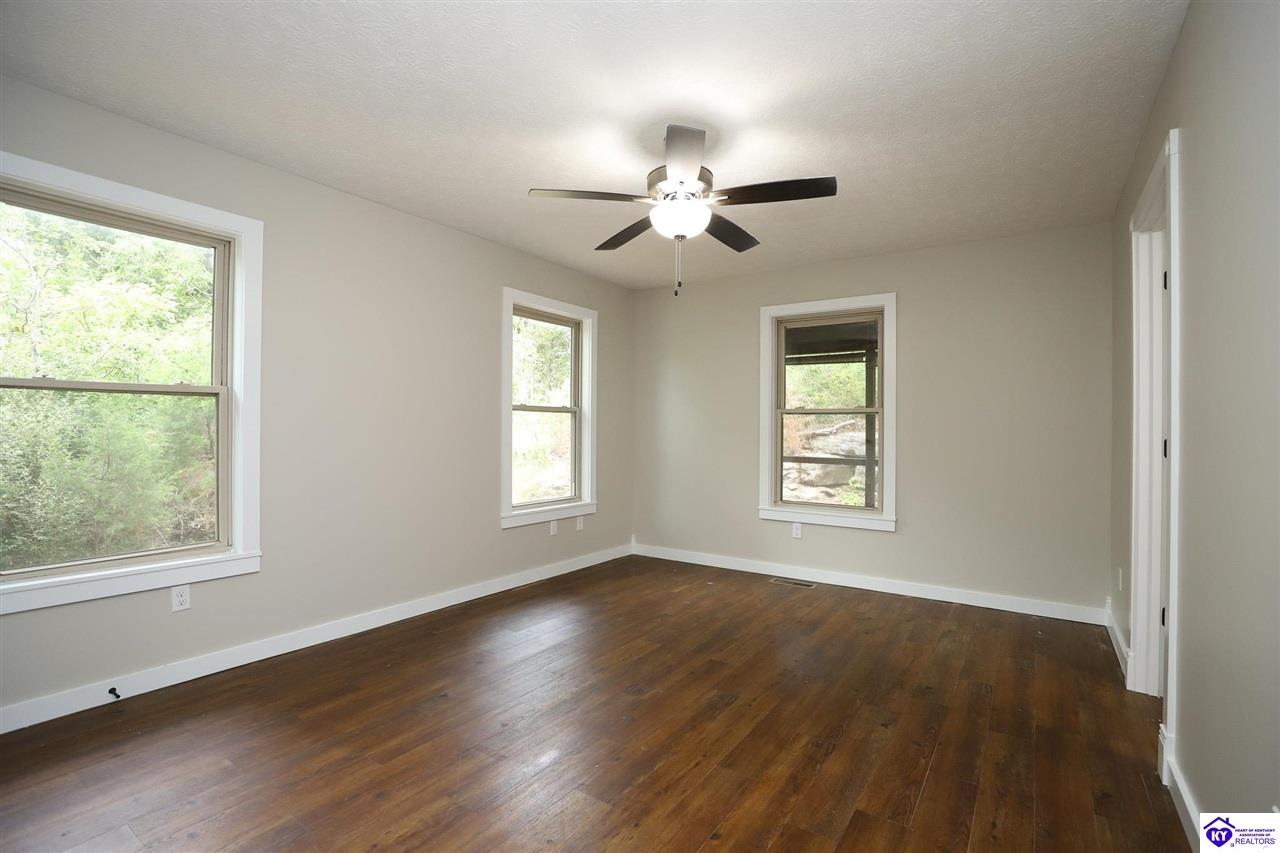384 Schoolside Drive Property Photo 12
