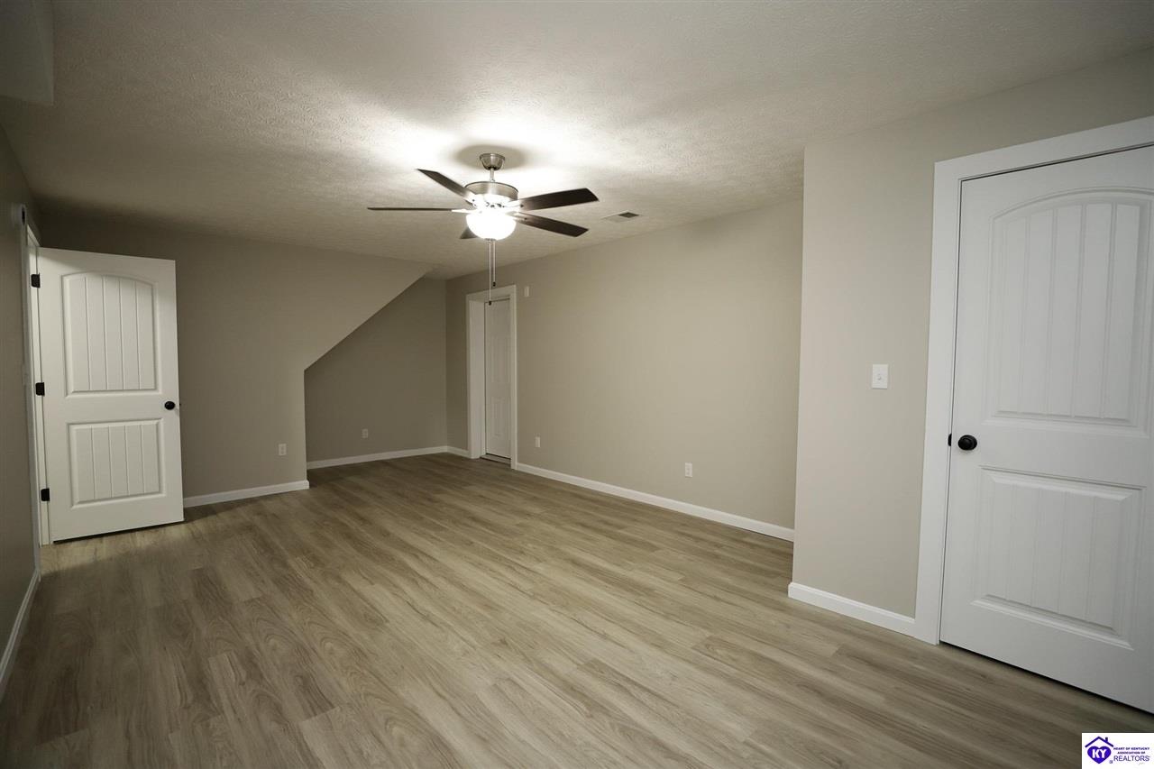 384 Schoolside Drive Property Photo 19