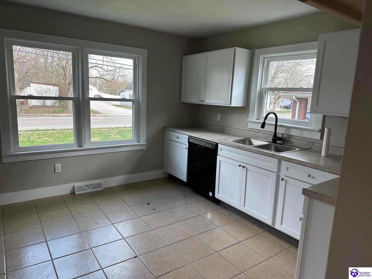 257 N Walnut Street Property Photo 7