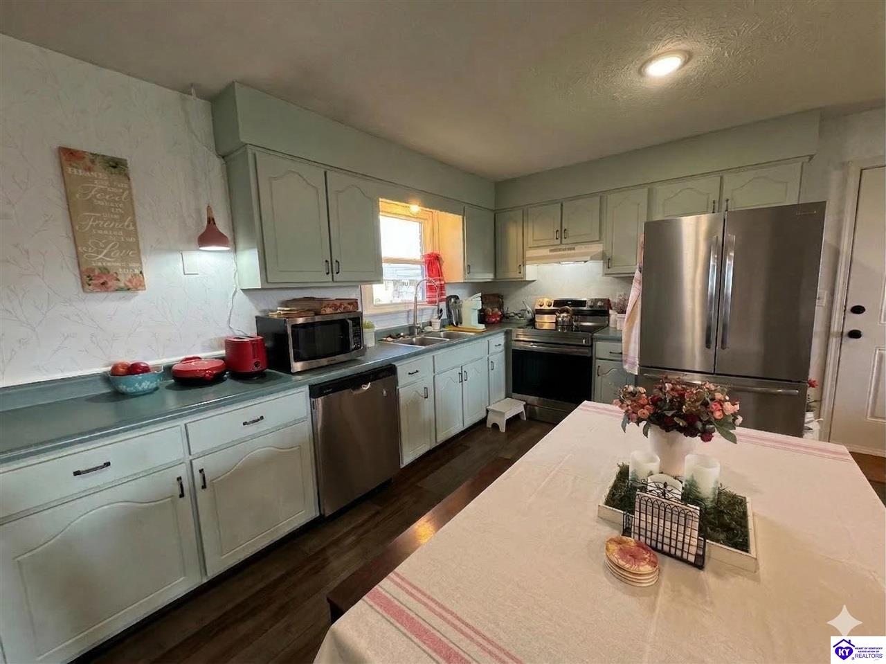 204 Chambliss Drive Property Photo 9