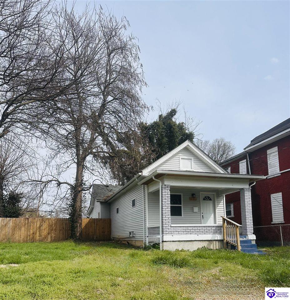 1735 W Ormsby Avenue Property Photo 2