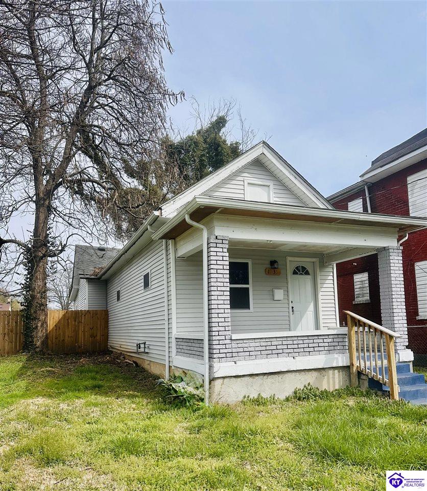 1735 W Ormsby Avenue Property Photo 3