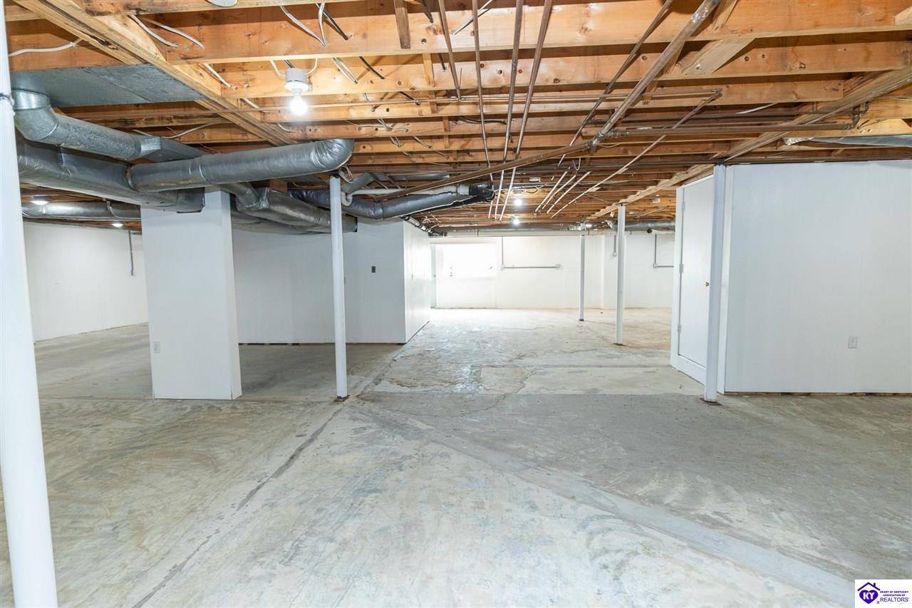 625 W Main Street Property Photo 89