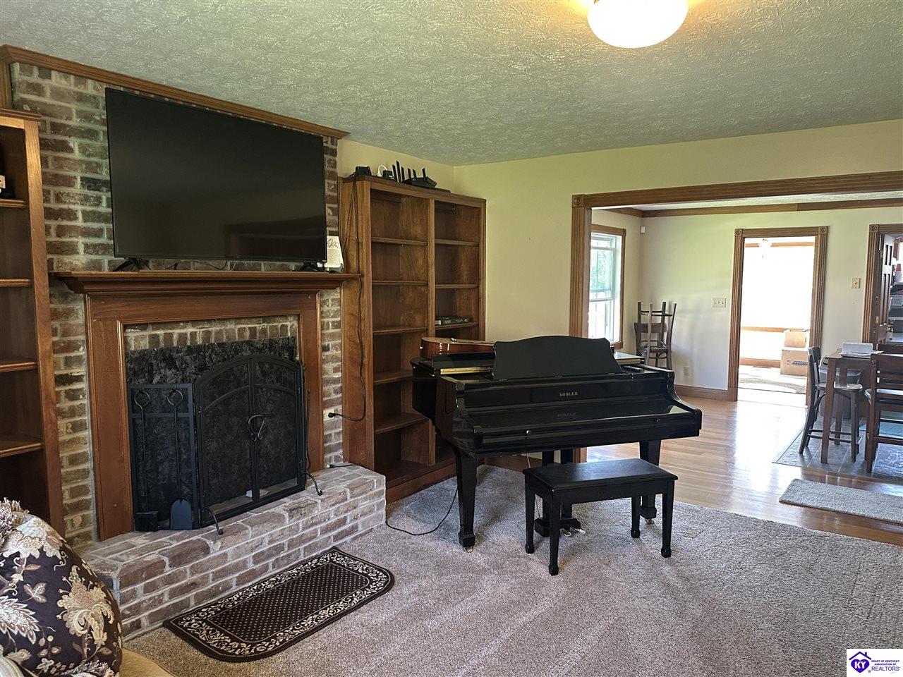 400 Meyers Road Property Photo 11