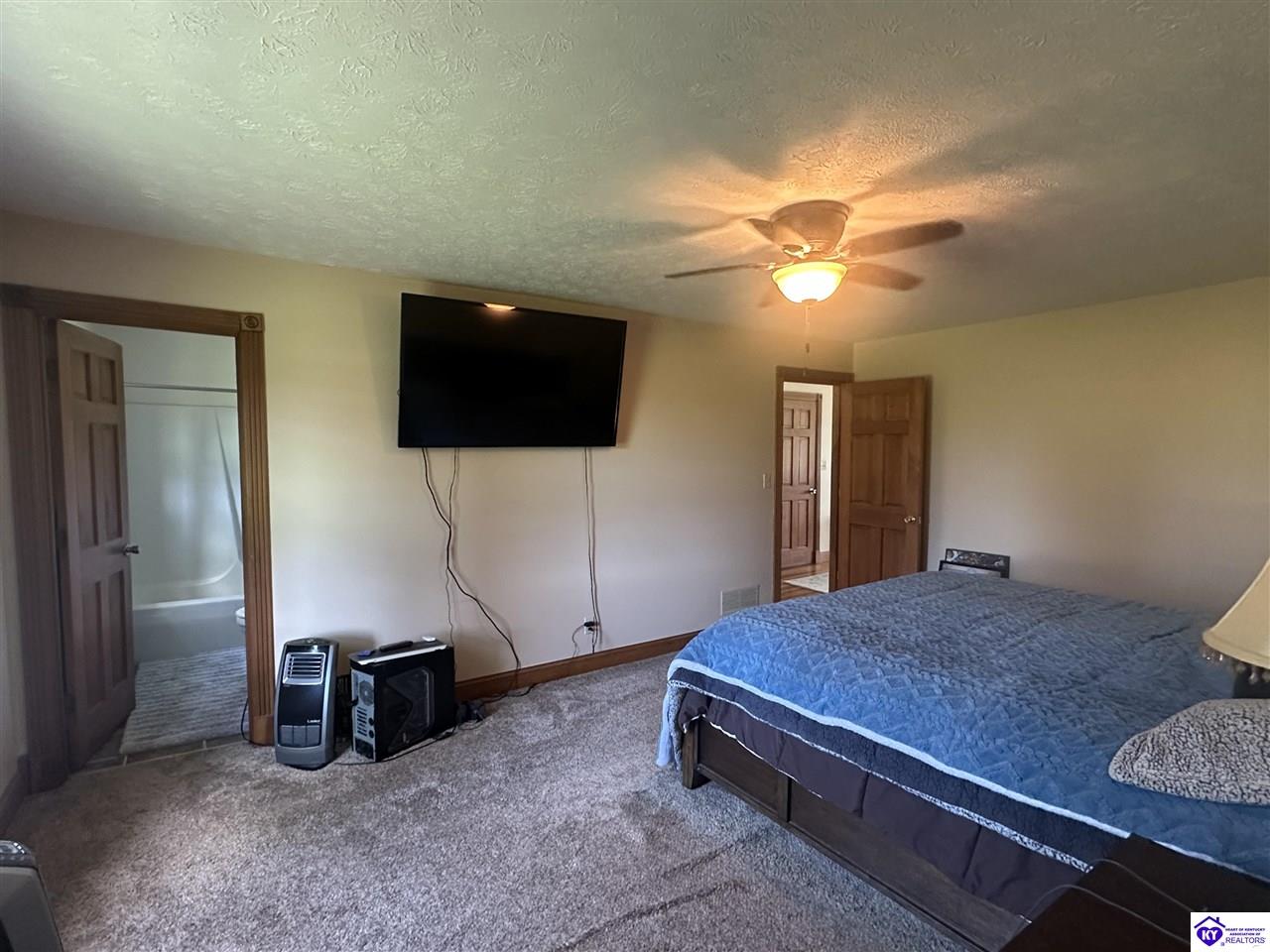 400 Meyers Road Property Photo 15