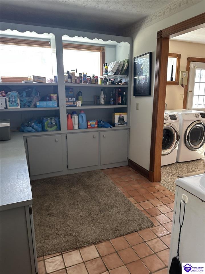 400 Meyers Road Property Photo 29