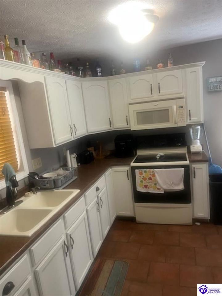 641 S Riverbend Road Property Photo 6