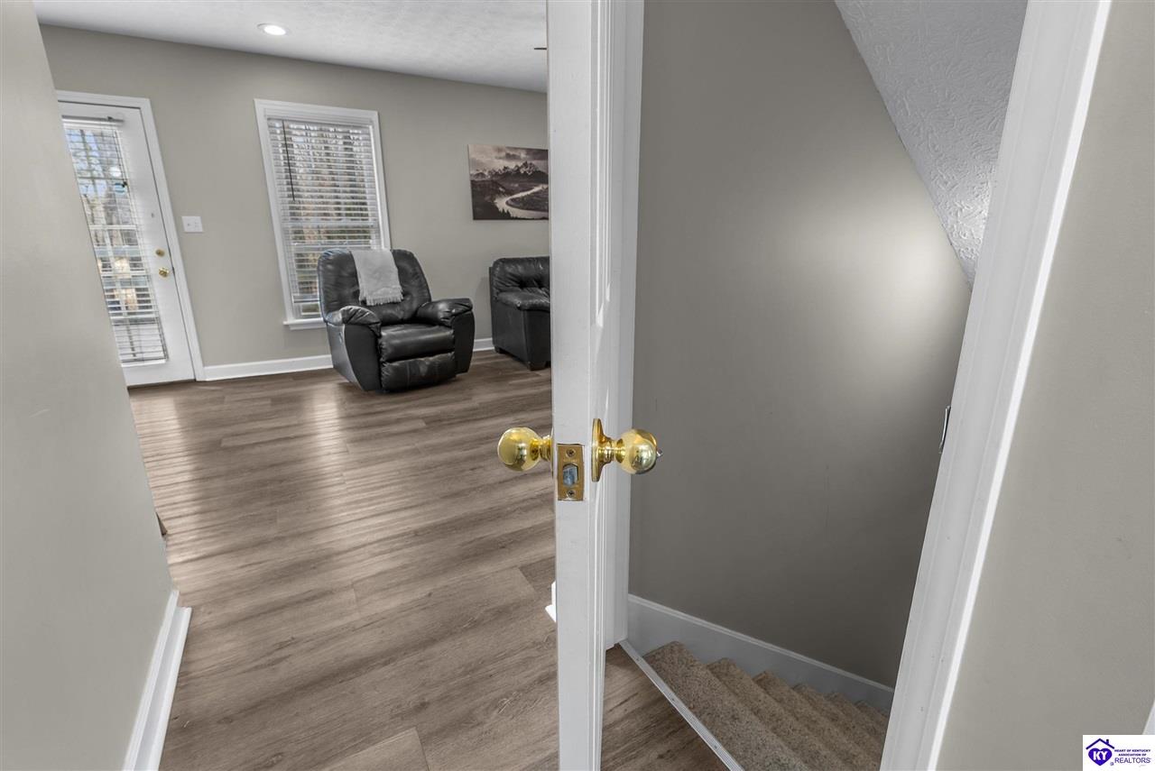 271 Warbler Road Property Photo 56