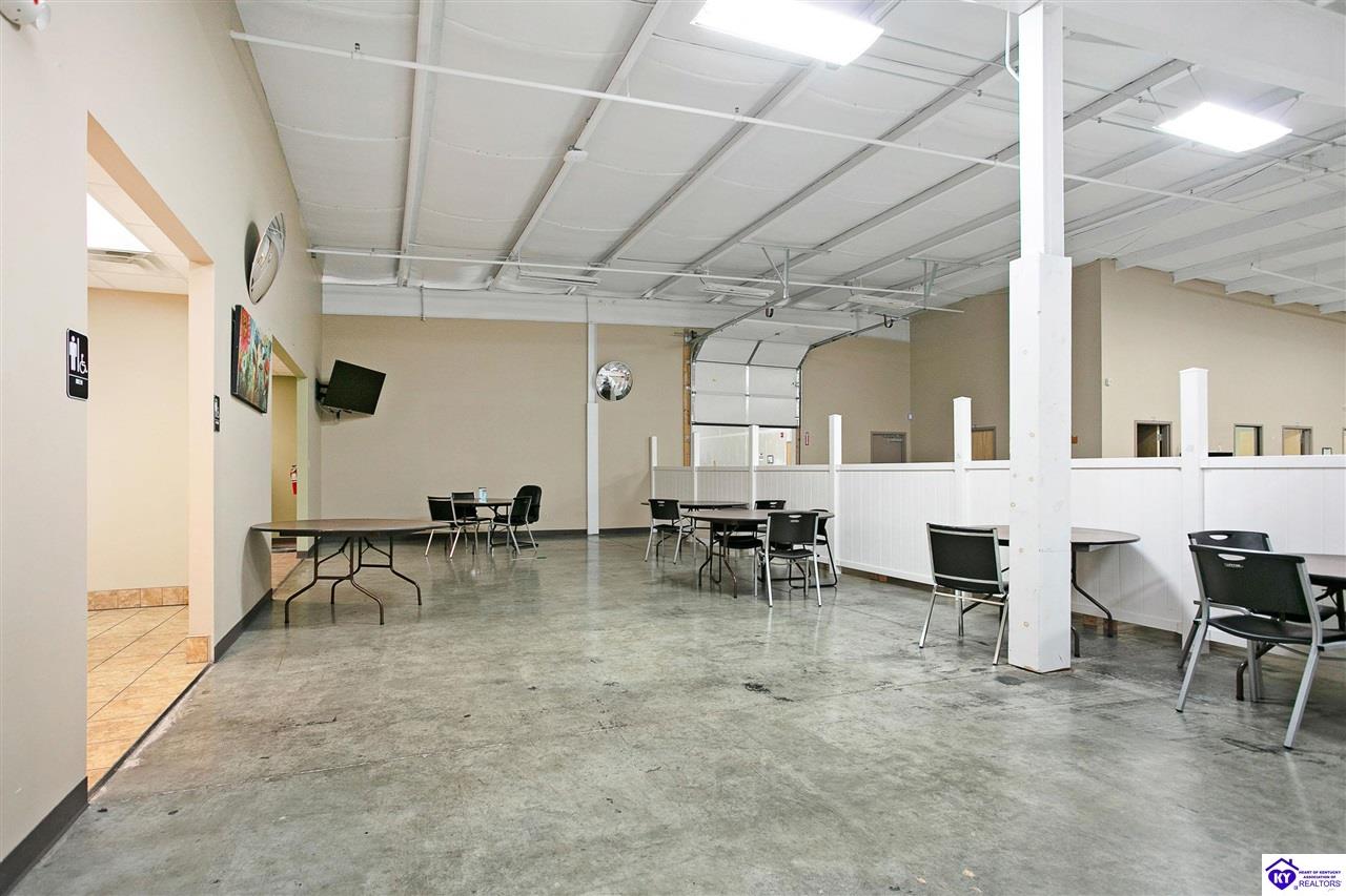 805 Commerce Drive Property Photo 18