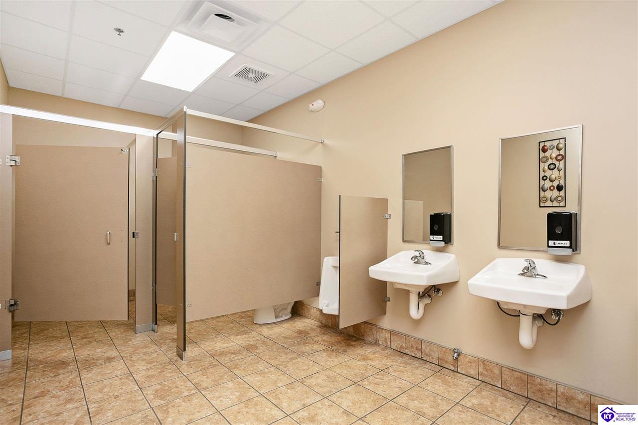 805 Commerce Drive Property Photo 21