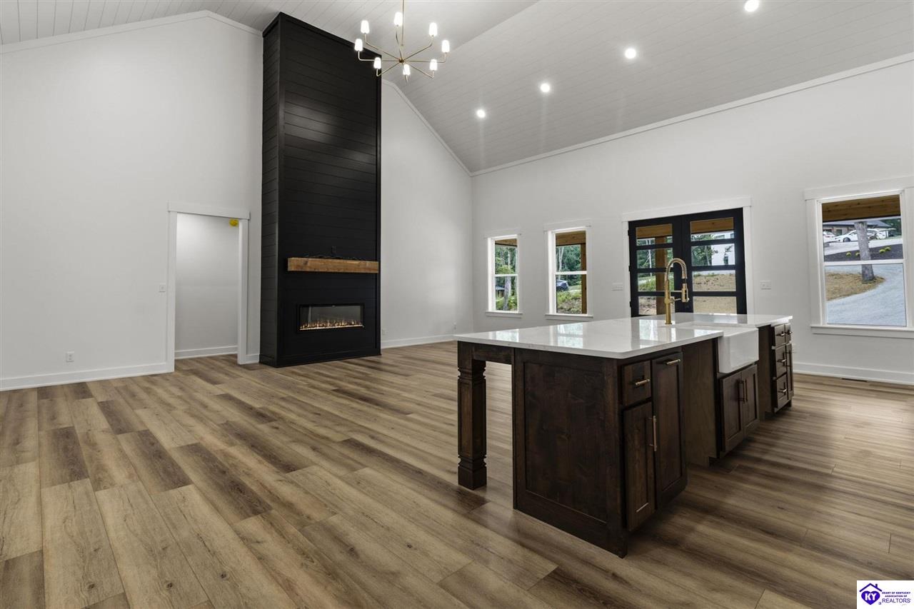 200 Vivienne Trace Property Photo 6