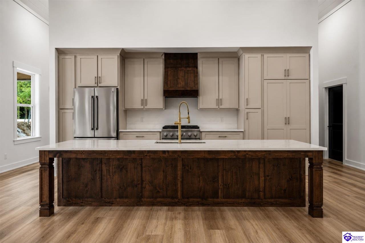 200 Vivienne Trace Property Photo 8