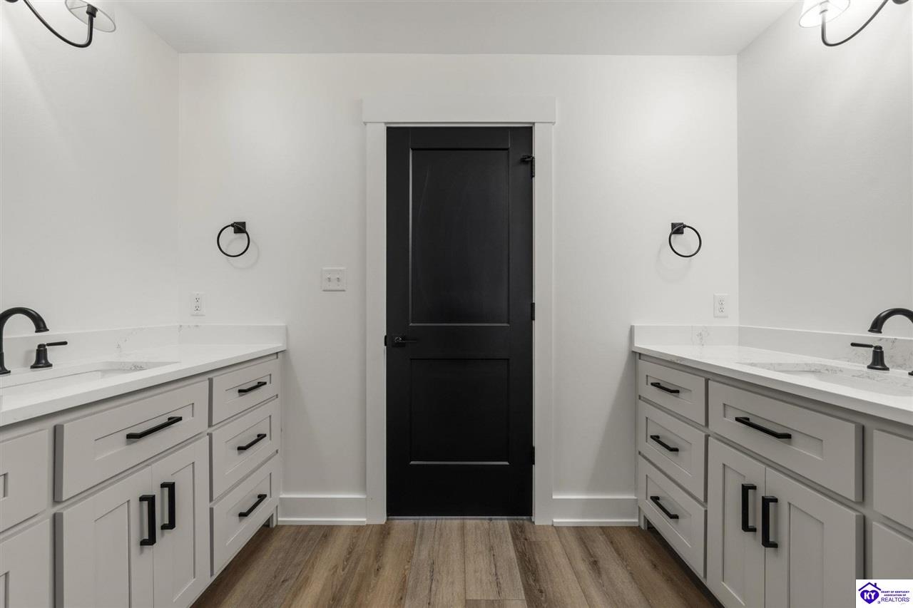 200 Vivienne Trace Property Photo 10