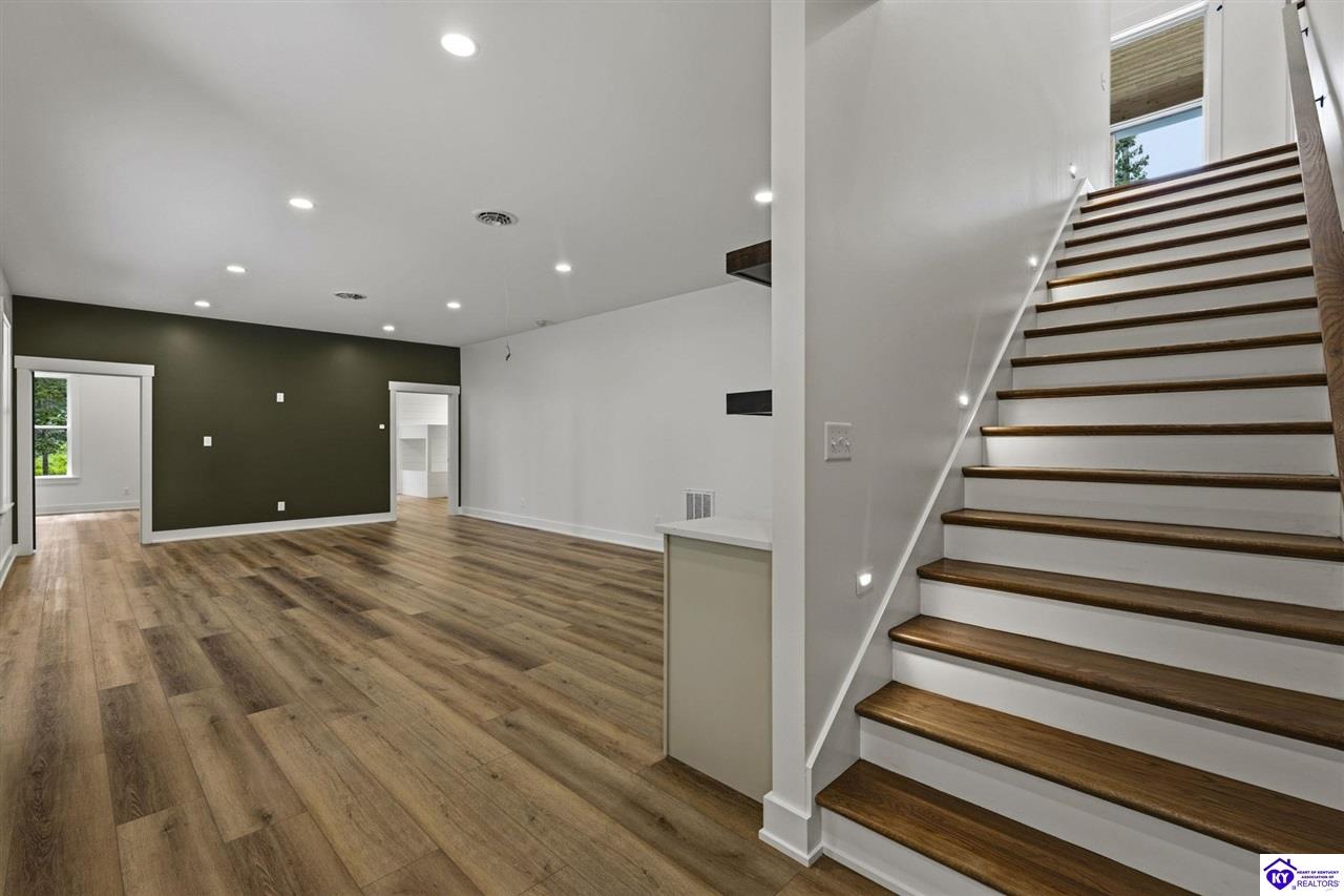 200 Vivienne Trace Property Photo 18