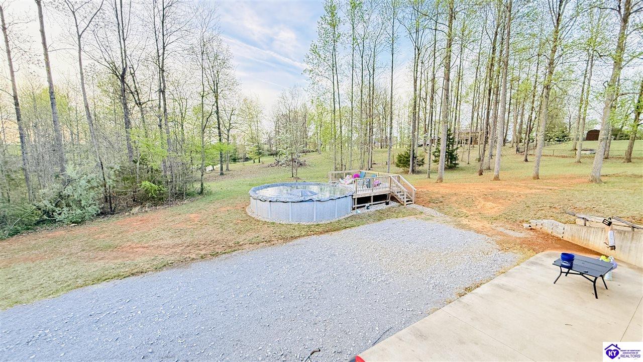 200 Skyview Drive Property Photo 9