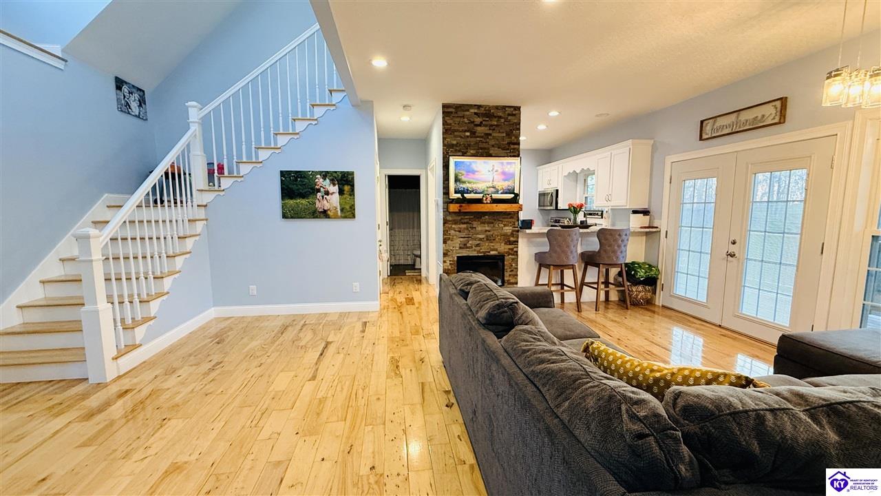 200 Skyview Drive Property Photo 12