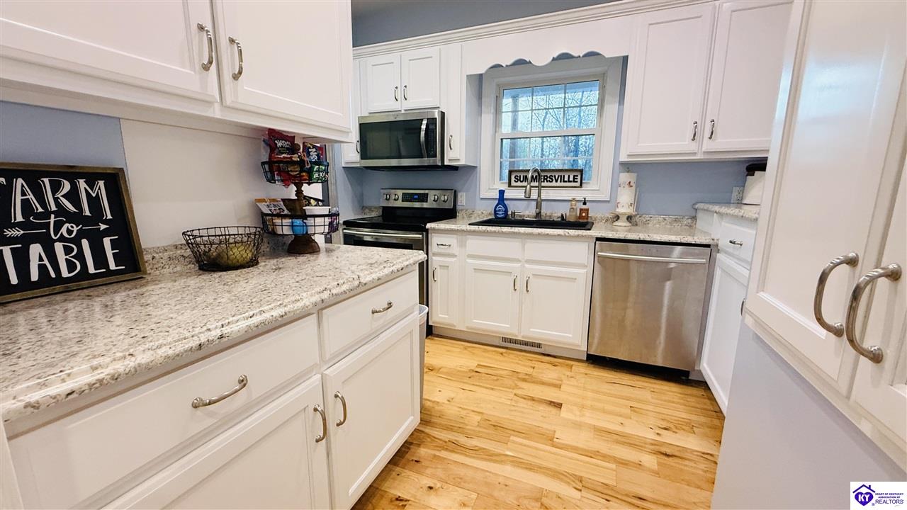 200 Skyview Drive Property Photo 14