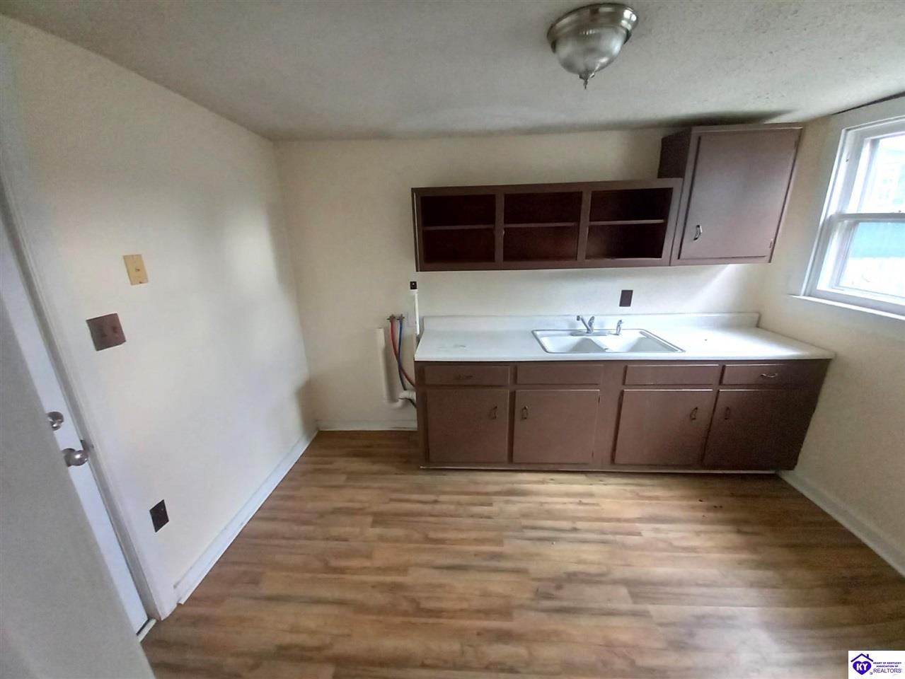 313 Central Avenue Property Photo 16
