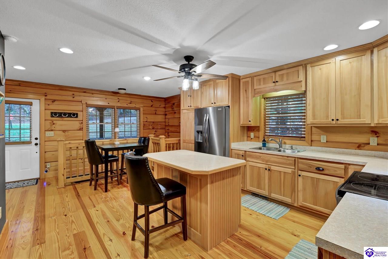 1046 Michaels Cove Drive Property Photo 9