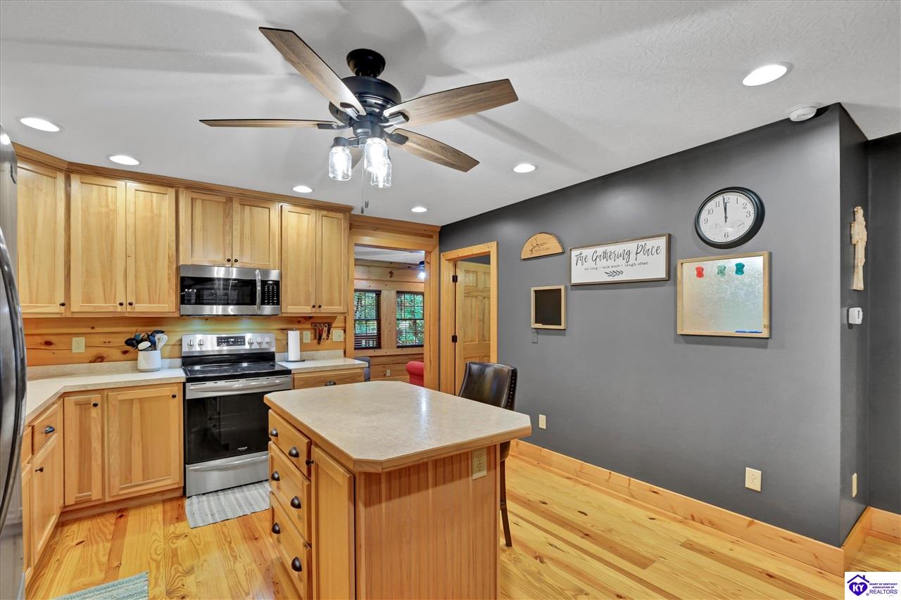 1046 Michaels Cove Drive Property Photo 11