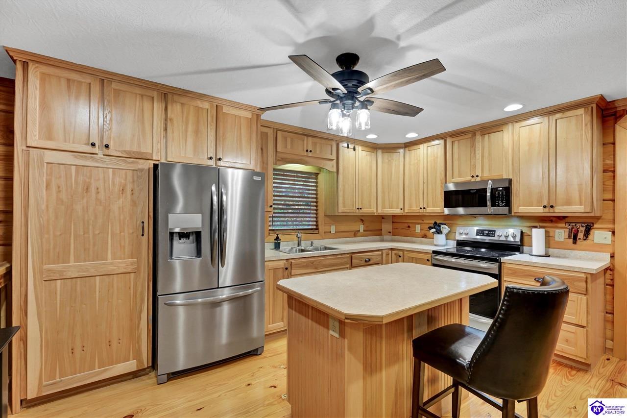 1046 Michaels Cove Drive Property Photo 12