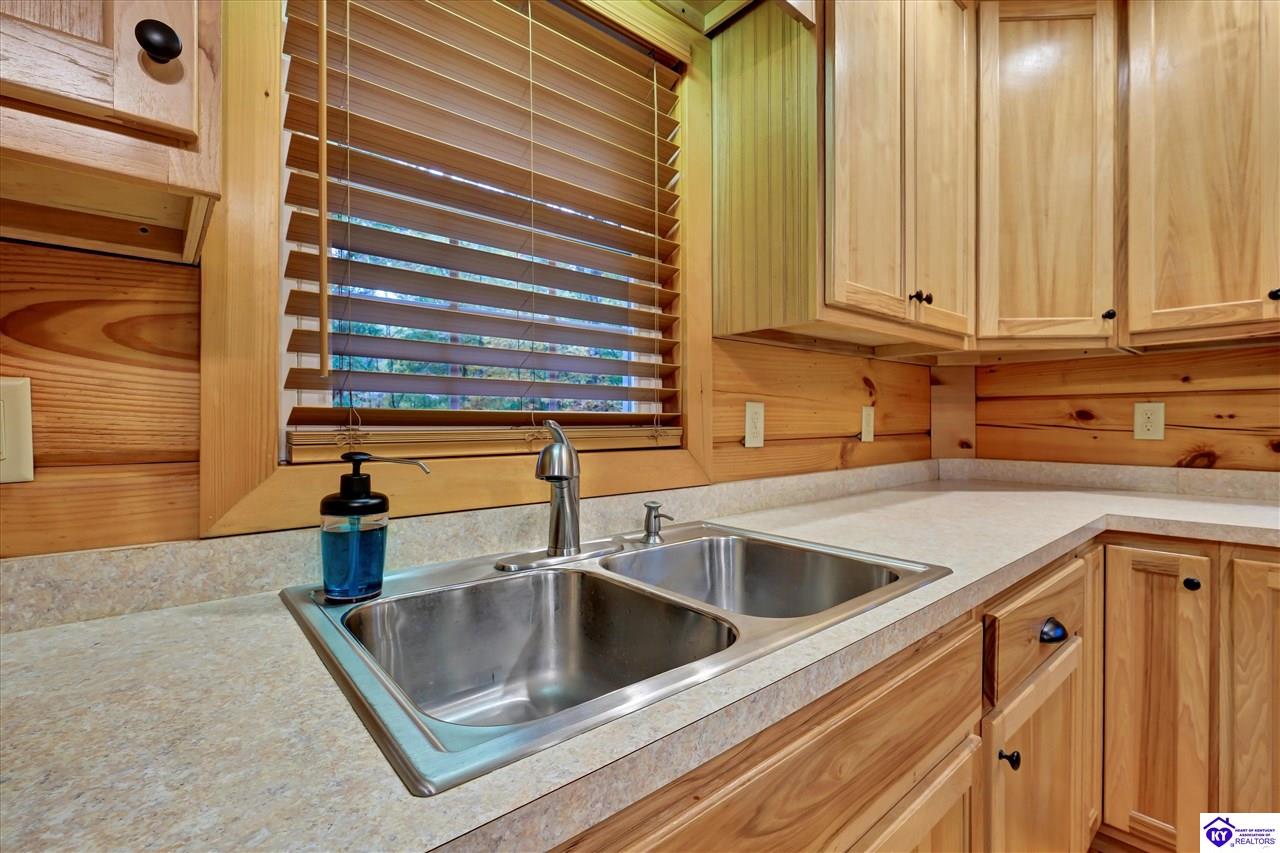 1046 Michaels Cove Drive Property Photo 15
