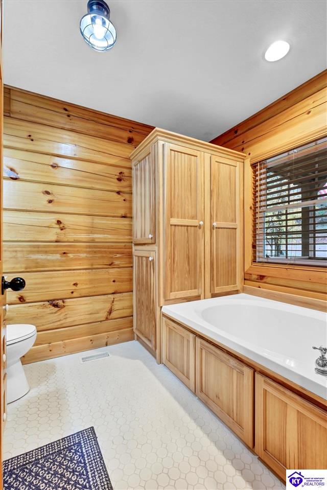 1046 Michaels Cove Drive Property Photo 33