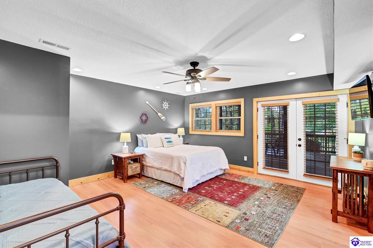 1046 Michaels Cove Drive Property Photo 34