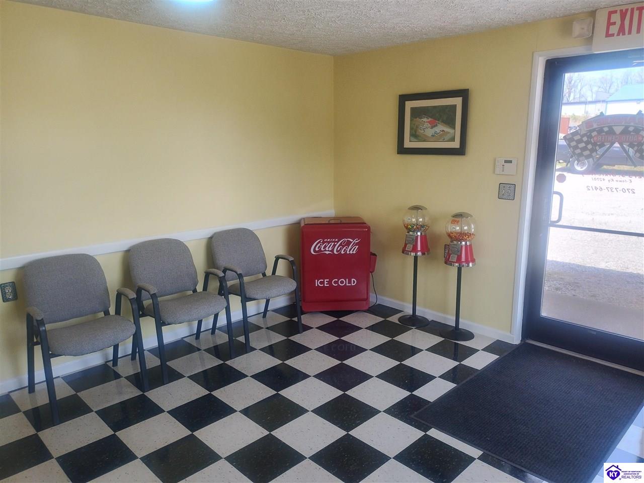3273 S Dixie Highway Property Photo 4