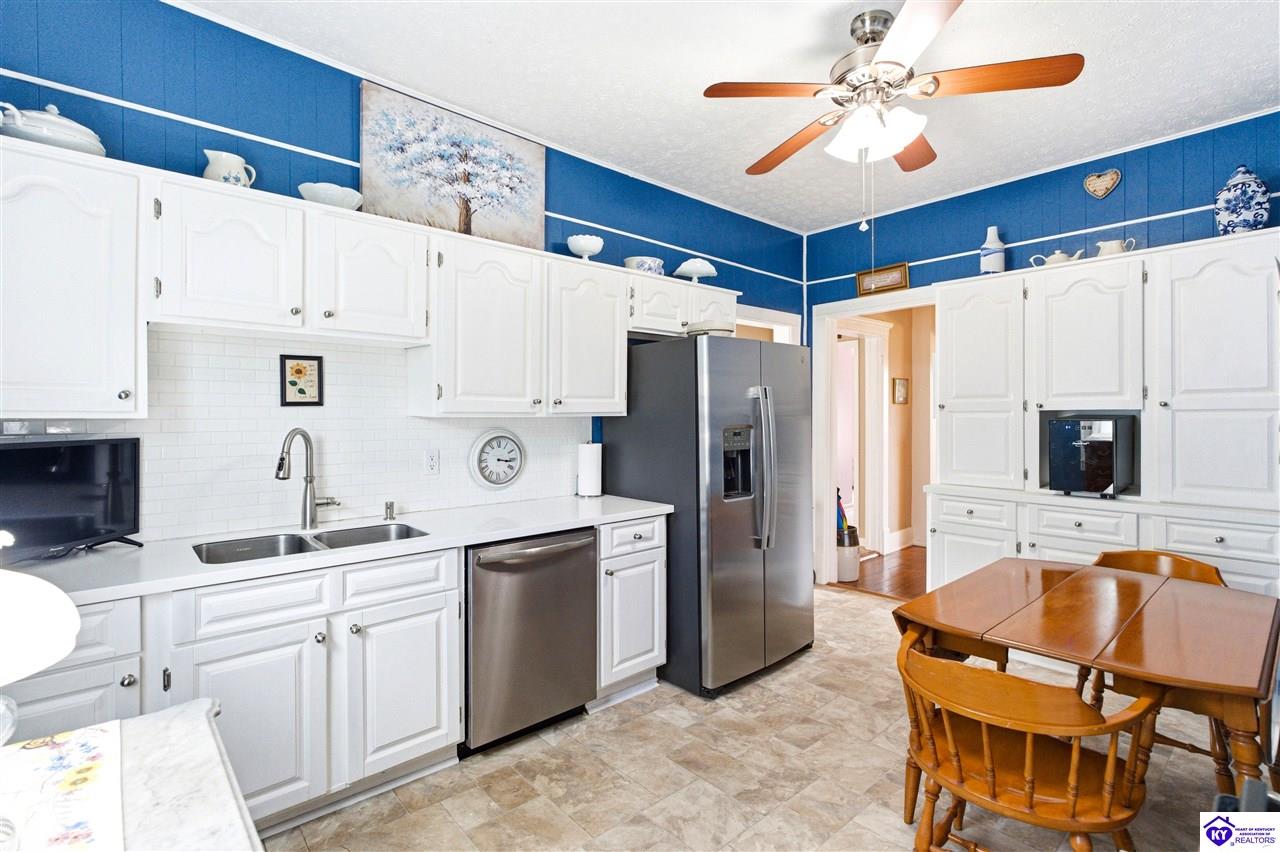 405 Lawrence Street Property Photo 30