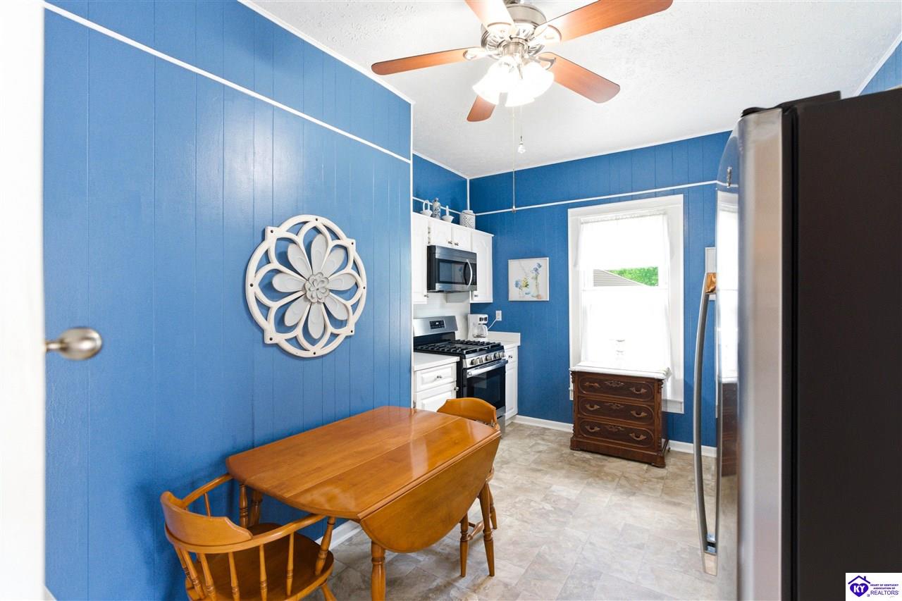 405 Lawrence Street Property Photo 32