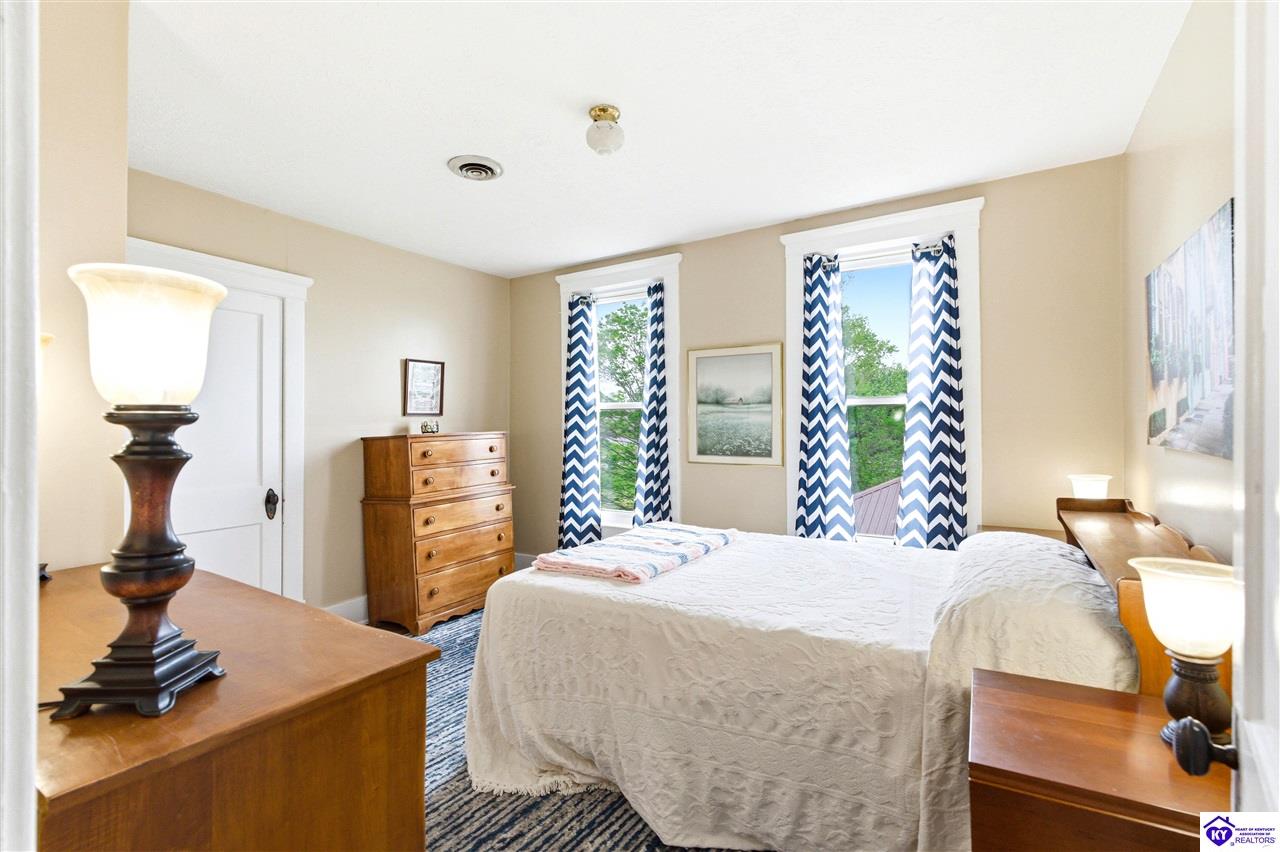 405 Lawrence Street Property Photo 41
