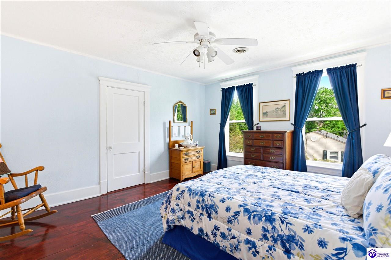 405 Lawrence Street Property Photo 44