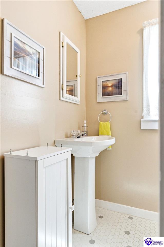 405 Lawrence Street Property Photo 47