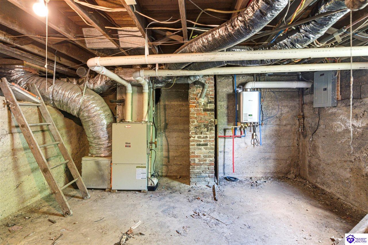 405 Lawrence Street Property Photo 59
