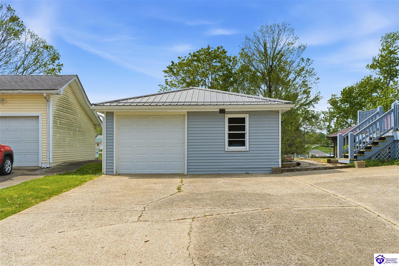 405 Lawrence Street Property Photo 62