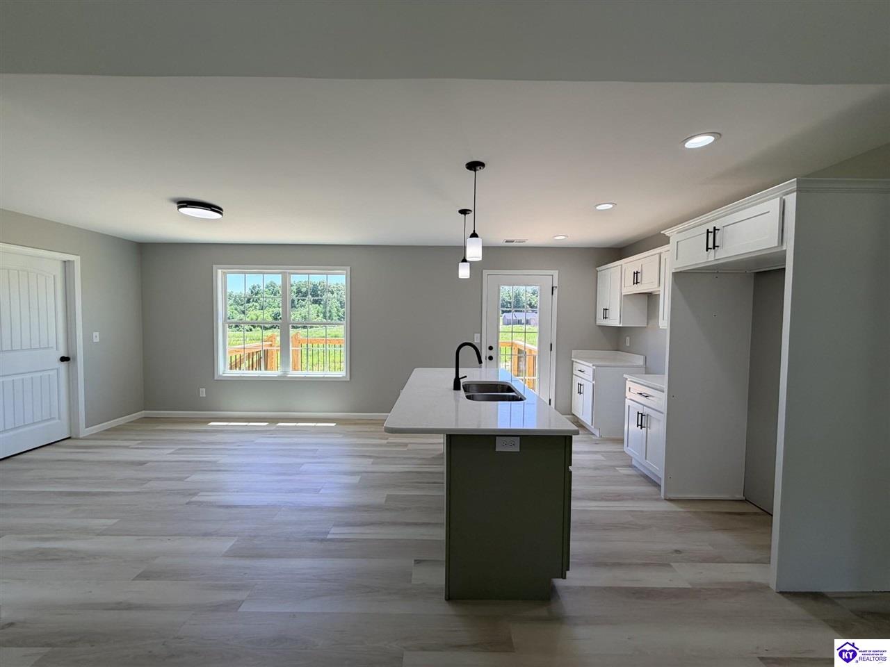 104 American Drive Property Photo 8
