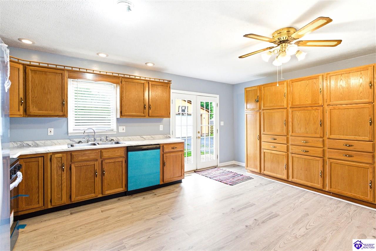 140 Peddlers Run Road Property Photo 3