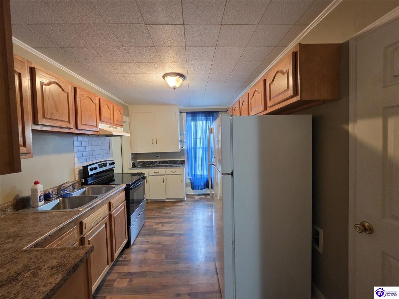 304 N Walnut Property Photo 6