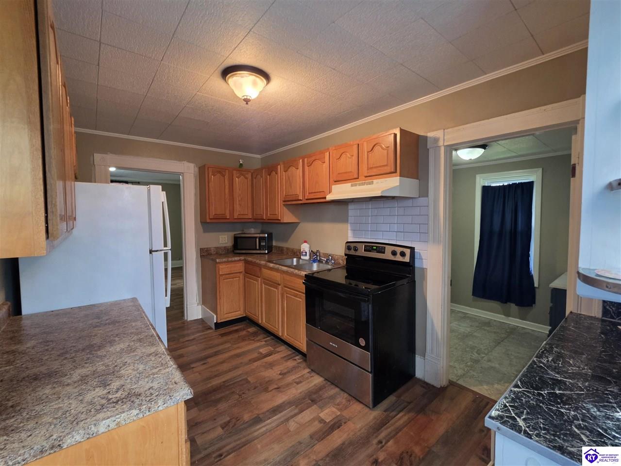 304 N Walnut Property Photo 8