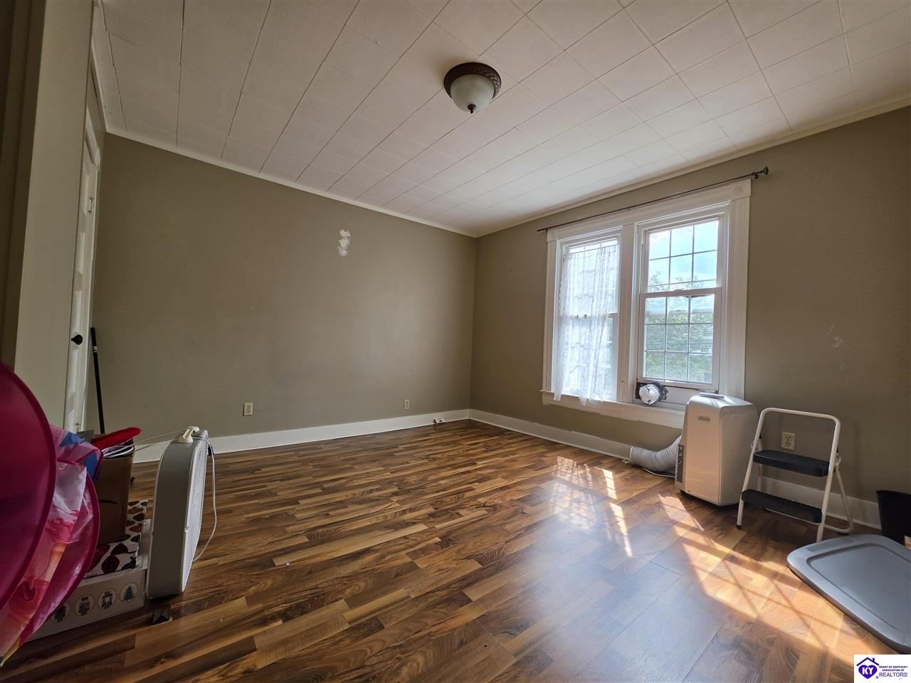 304 N Walnut Property Photo 12