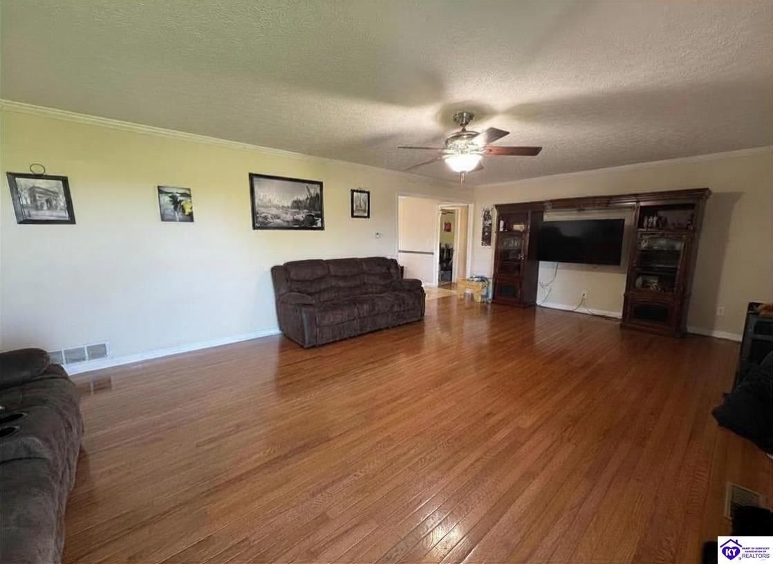 128 Rolling Acres Property Photo 3