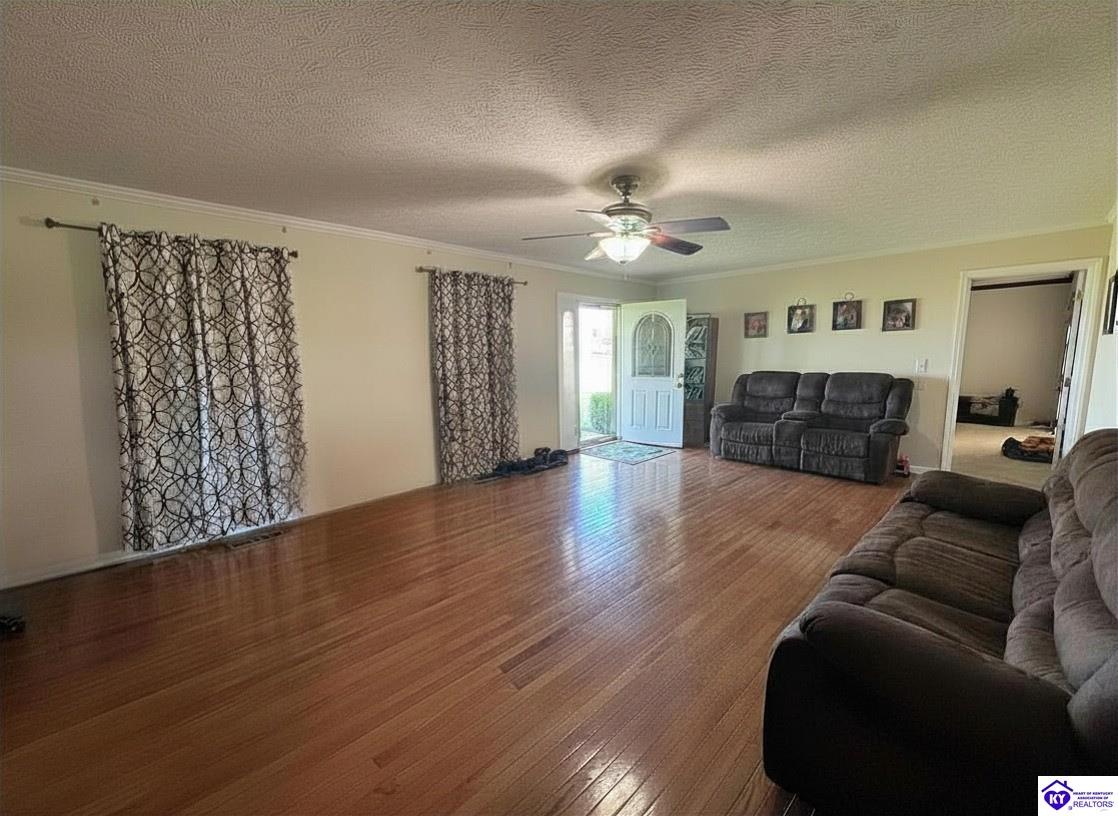 128 Rolling Acres Property Photo 4