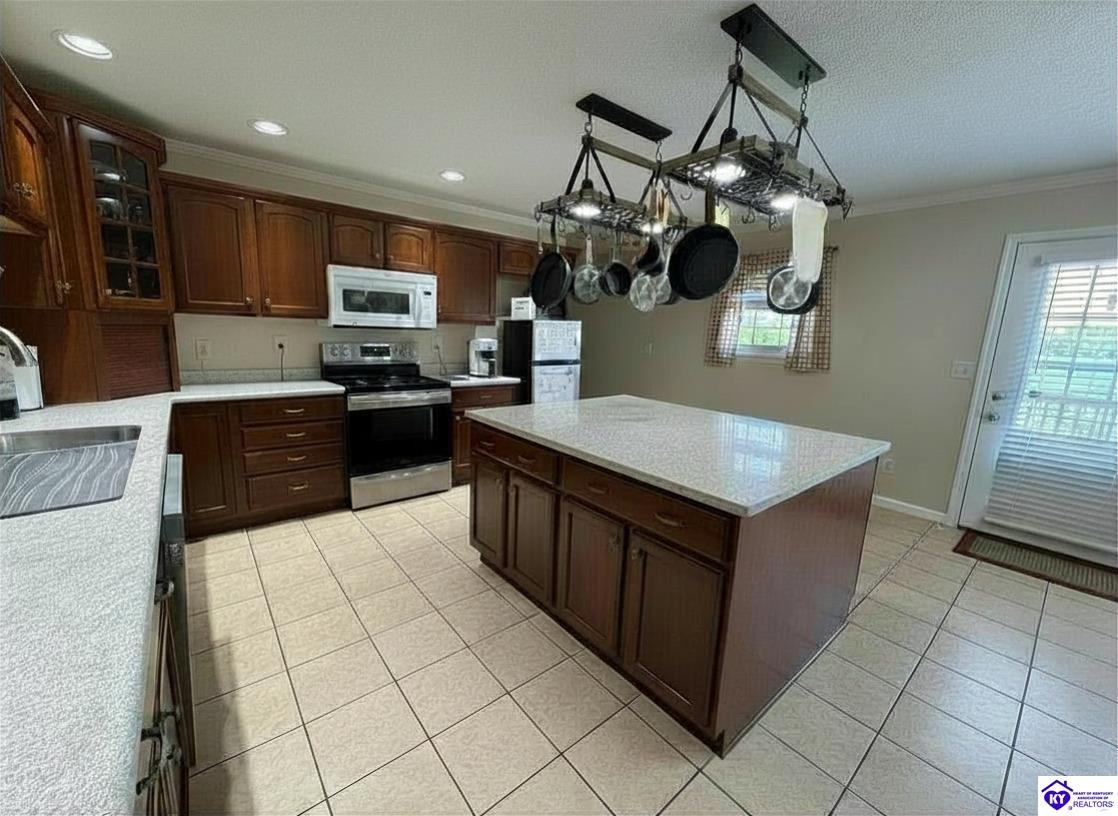 128 Rolling Acres Property Photo 7