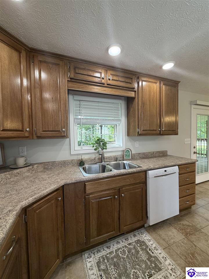 154 River Cliff Boulevard Property Photo 12