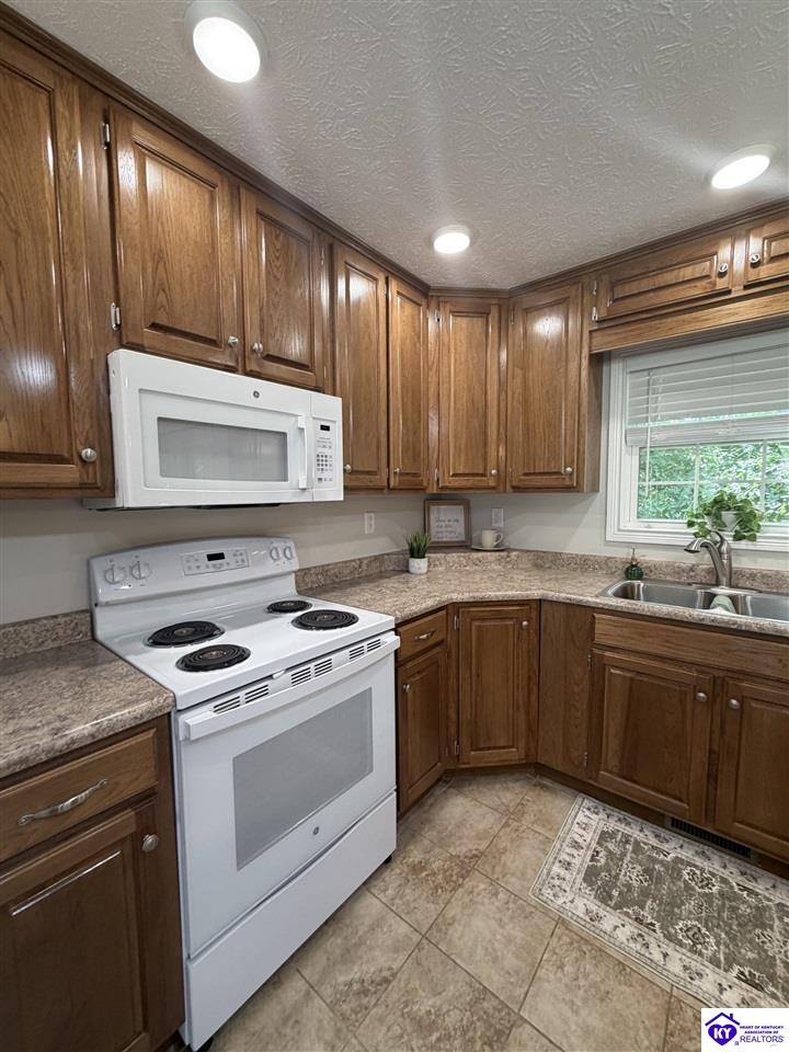 154 River Cliff Boulevard Property Photo 13