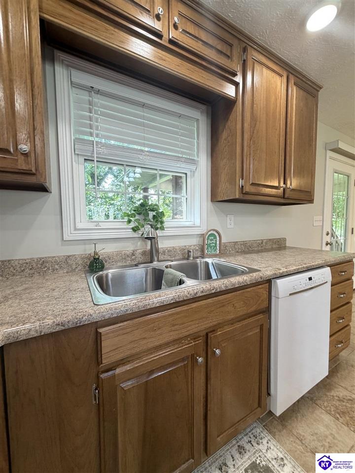 154 River Cliff Boulevard Property Photo 16