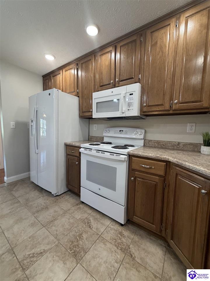 154 River Cliff Boulevard Property Photo 17