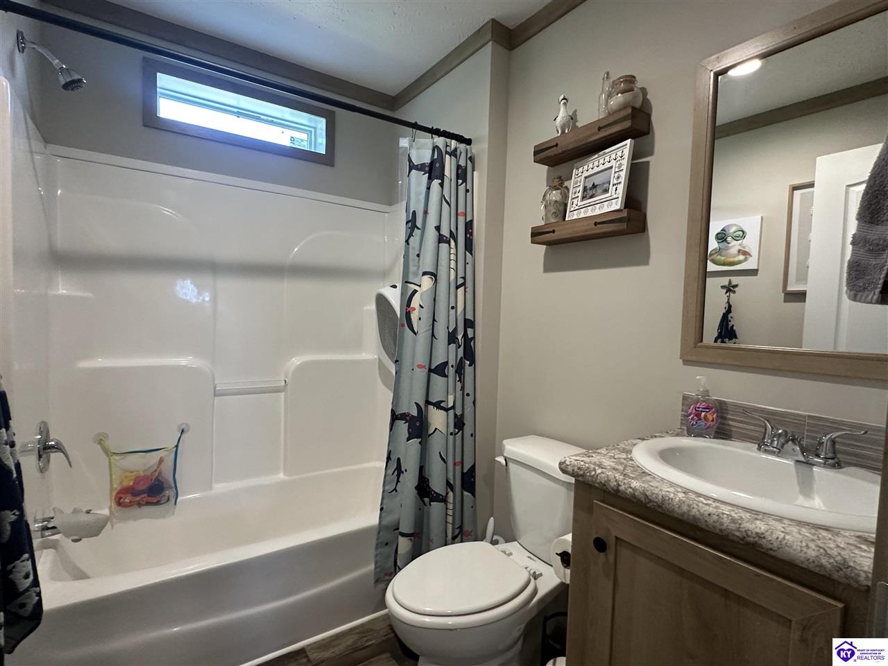 140 Sheila Drive Property Photo 12