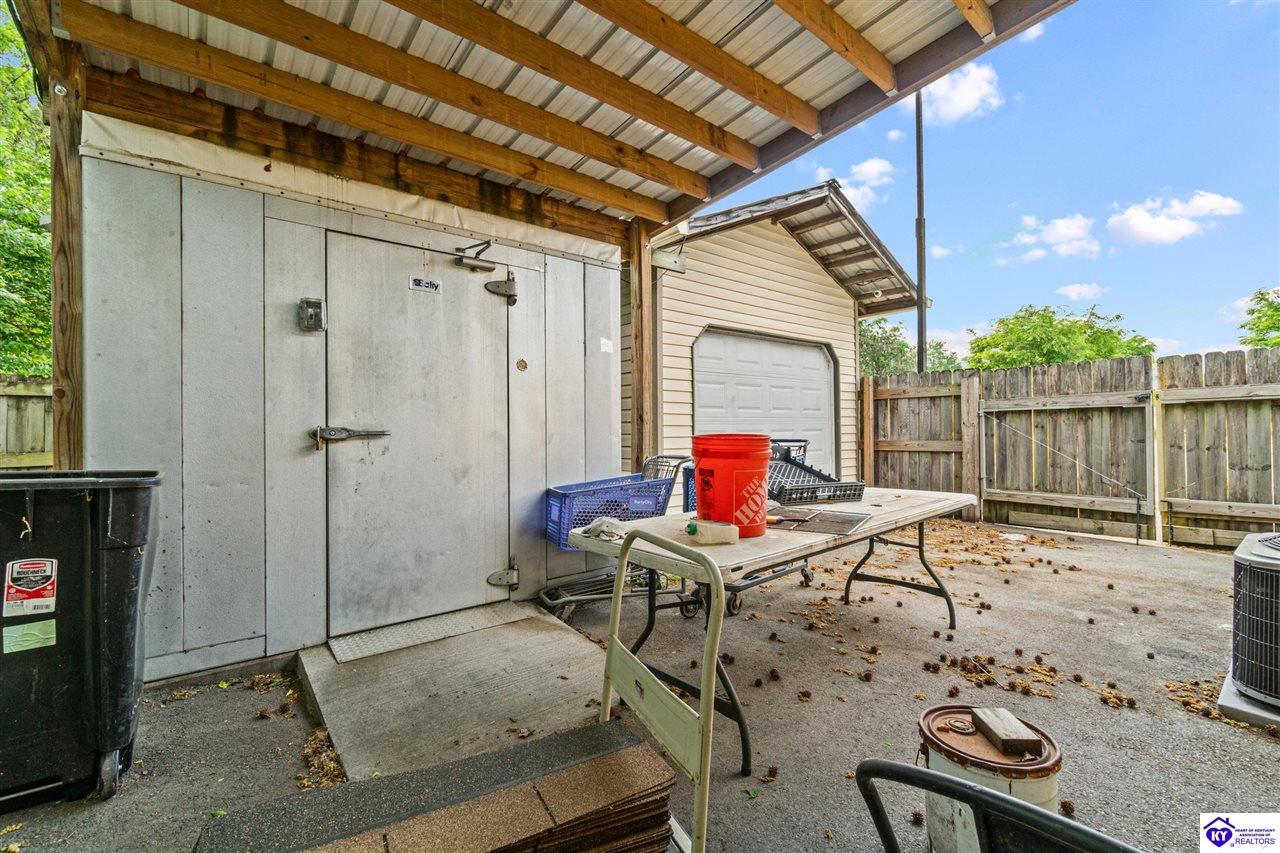 7508 Preston Highway Property Photo 15